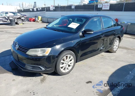 2011 Volkswagen Jetta 2.5L Se z USA, uszkodzony, nr VIN 3VWDZ7AJ5BM341995
